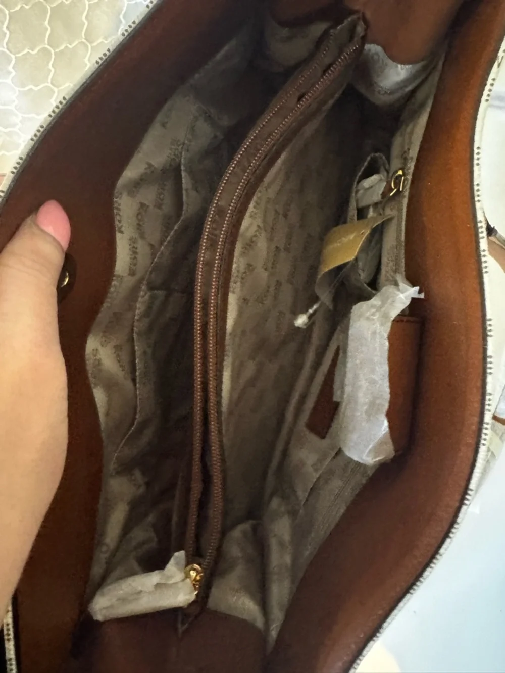 Michael Kors Hamilton PVC LG Signature Tote, Shoulder Bag $368 Vanilla #025  NWT - Picture 7 of 13